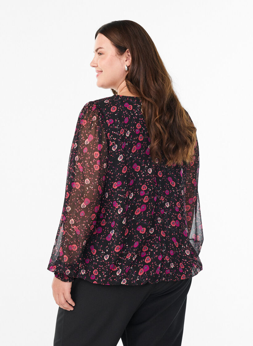 Blommig blus i chiffong med genomskinliga &auml;rmar, Svart, Model image number 2