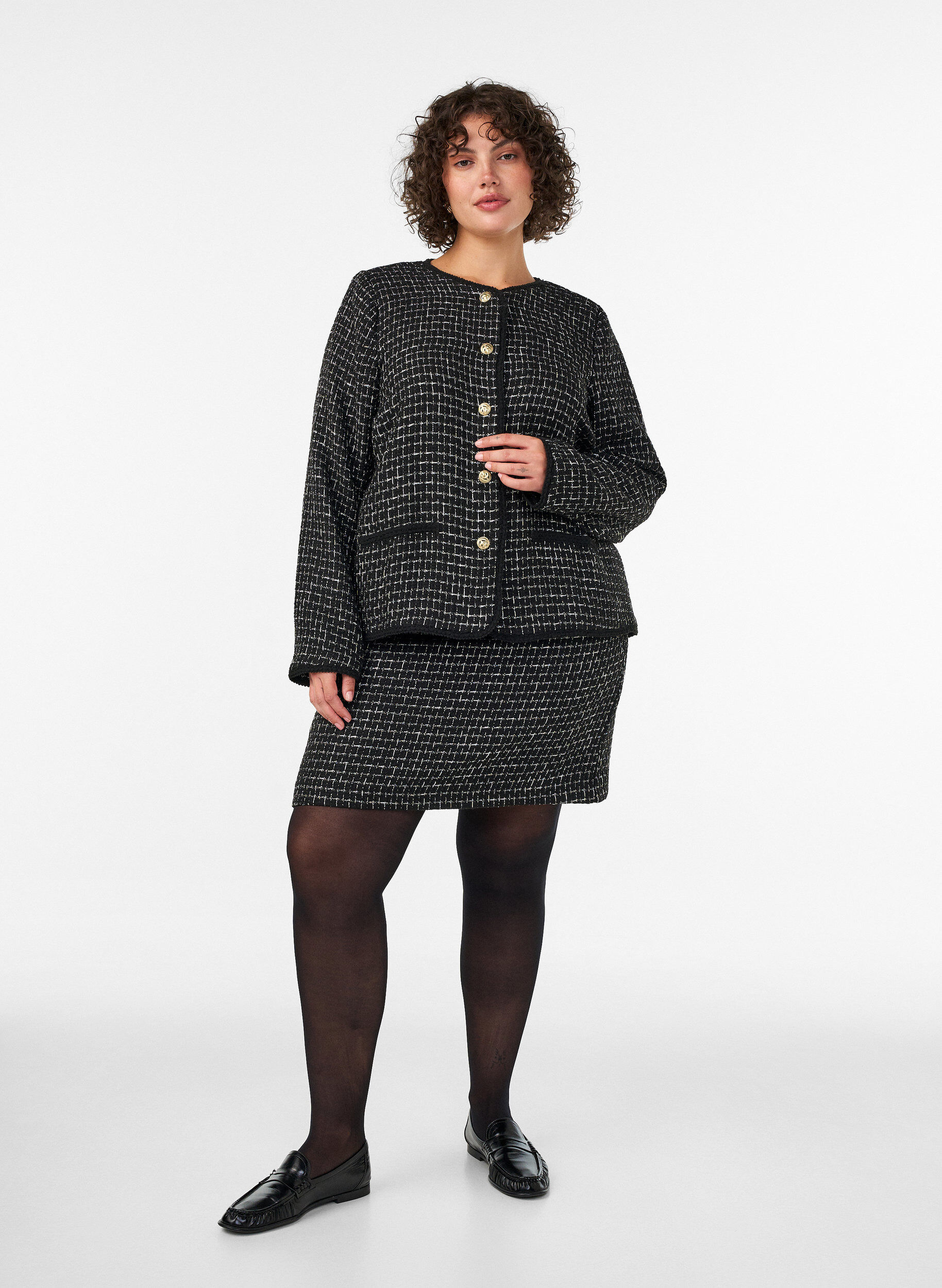 ZizziKort kjol i boucl&eacute;, Svart, Model image number 1