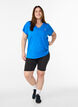 Tr&auml;nings t-shirt med v-ringning och l&ouml;s passform, Bl&aring;, Model image number 1