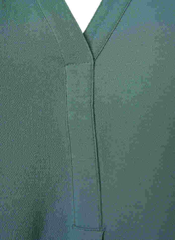 Enfärgad blus med v-hals, Mallard Green, Packshot image number 2