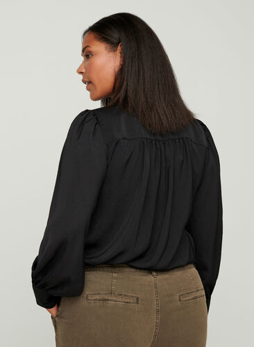 Skjorta med lätt puffärm och knytdetalj, Black, Model image number 1
