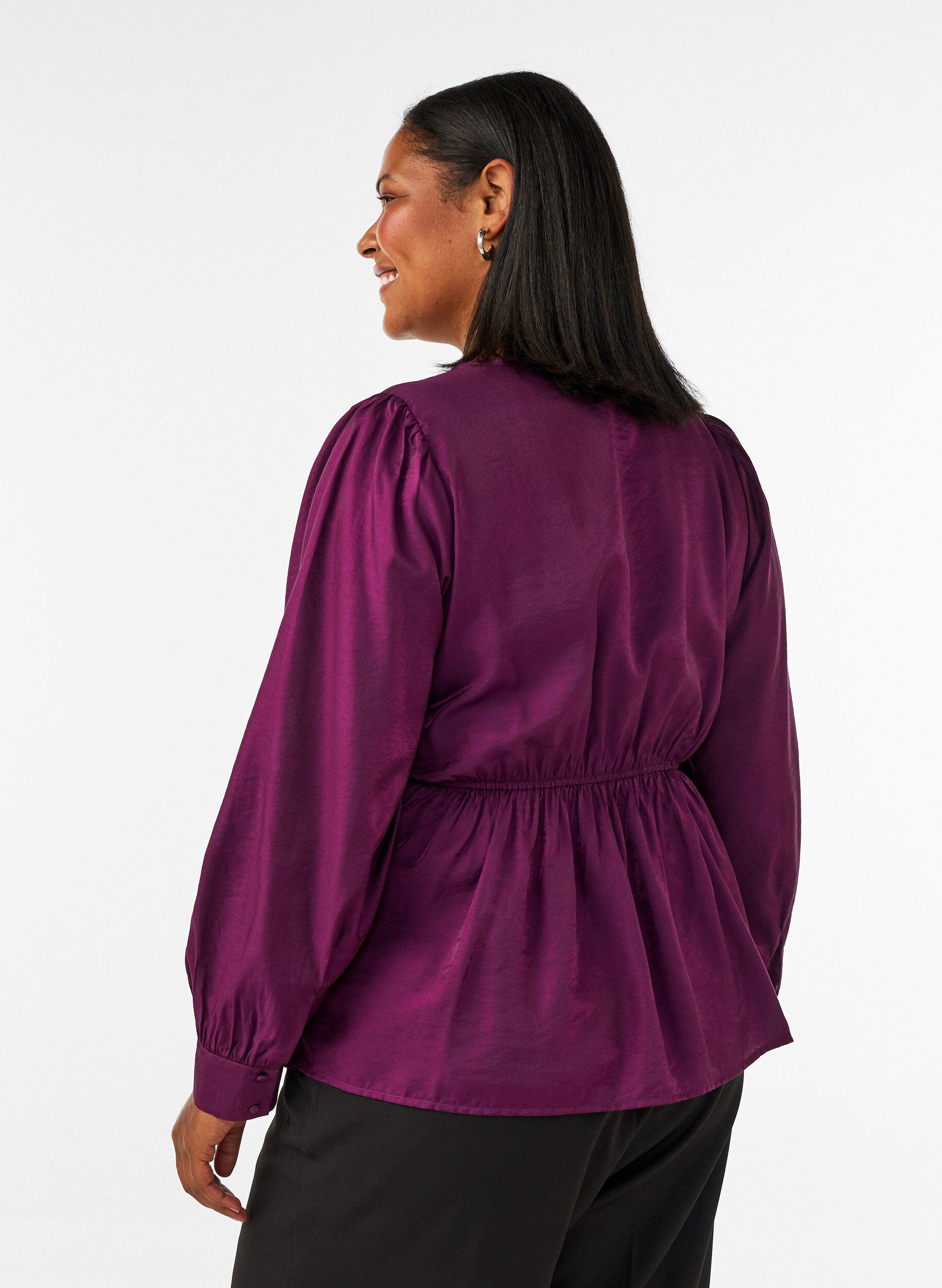 ZizziGlansig blus i viskos med peplumeffekt, Lila, Model image number 2