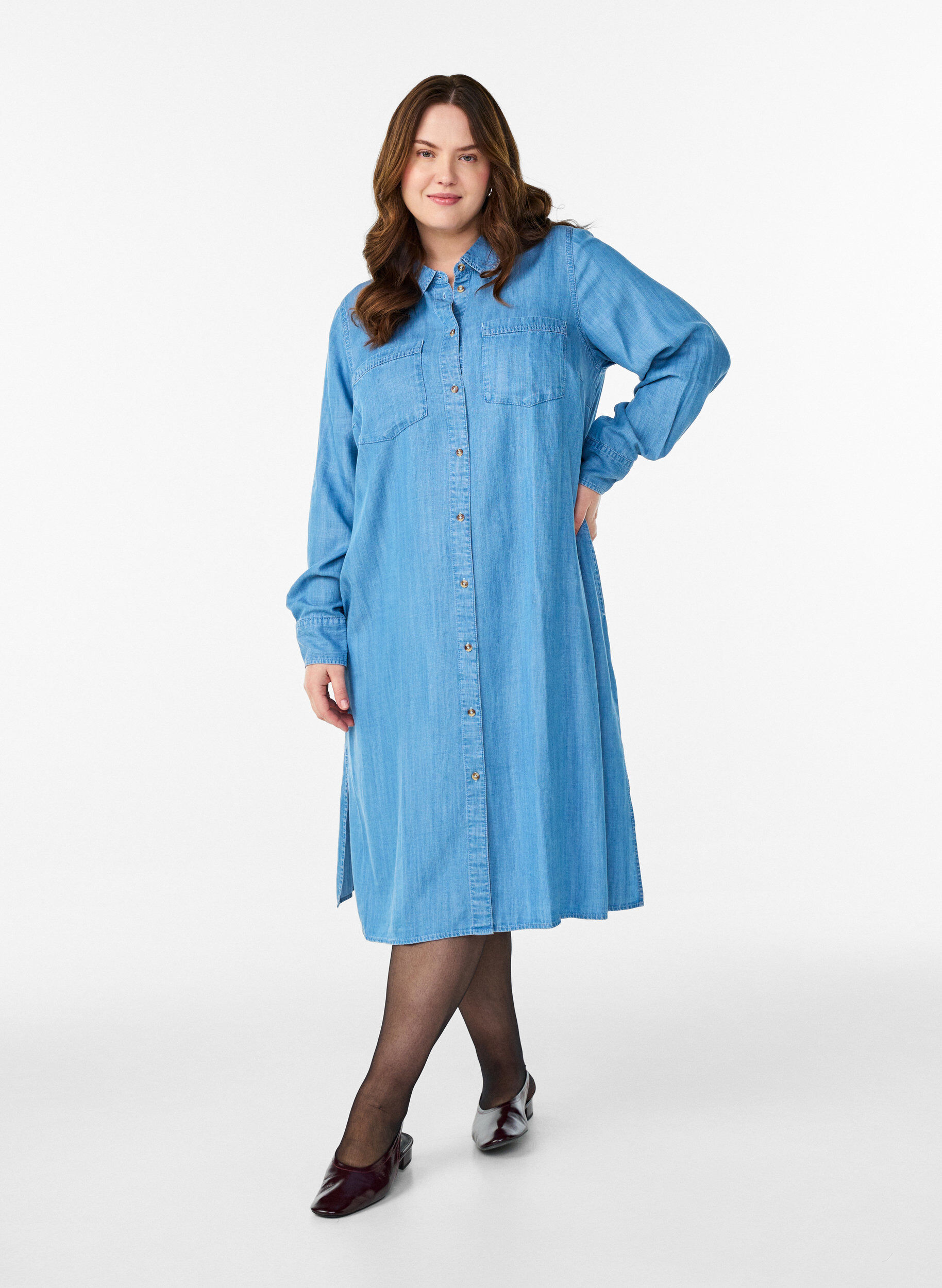 Zizzi Midi-skjortkl&auml;nning i mjuk lyocell-denim, Bl&aring;, Model image number 0