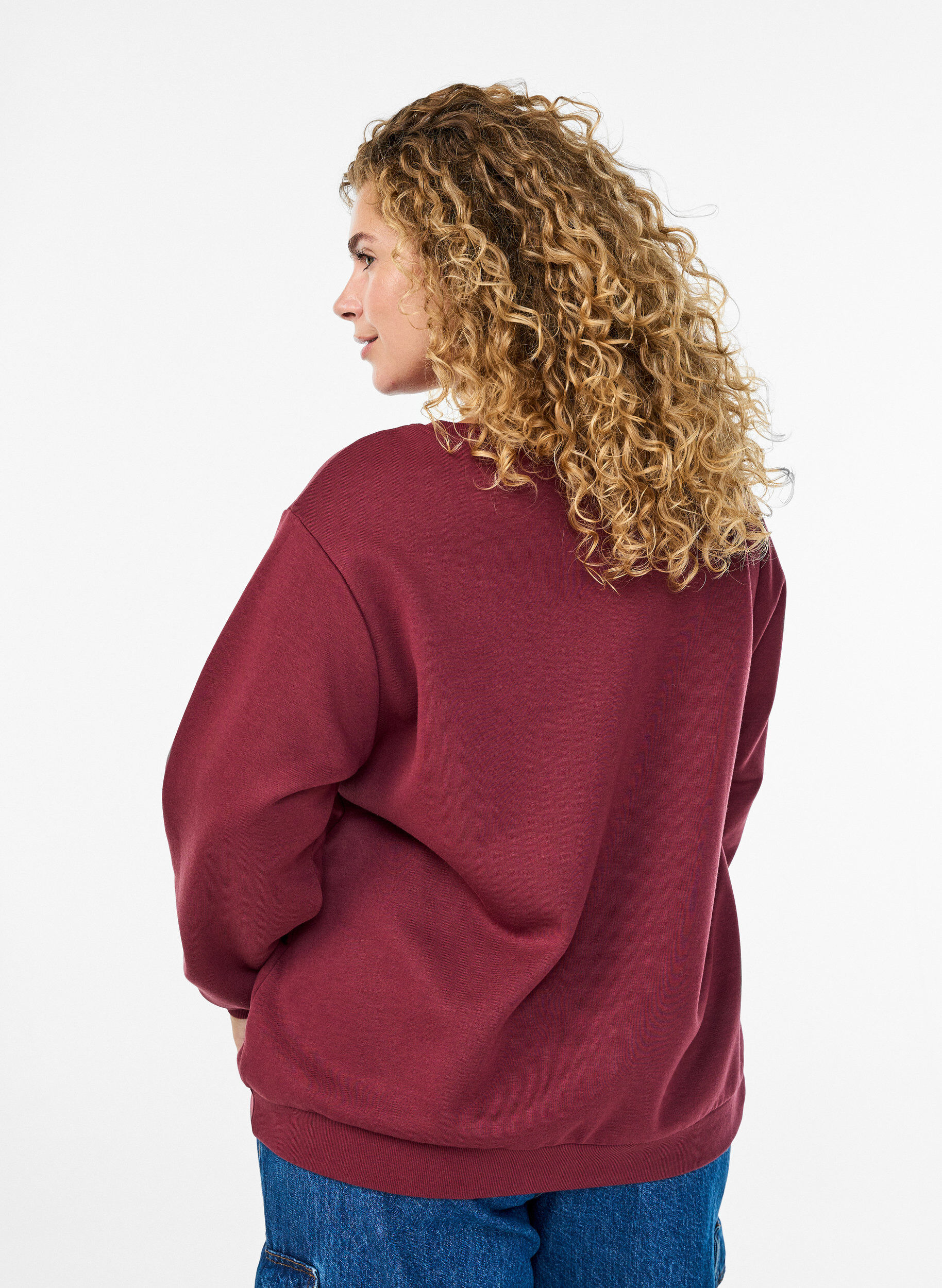 Zizzi Sweatshirt med broderat Milan-motiv, M&ouml;rk Bordeaux, Model image number 2