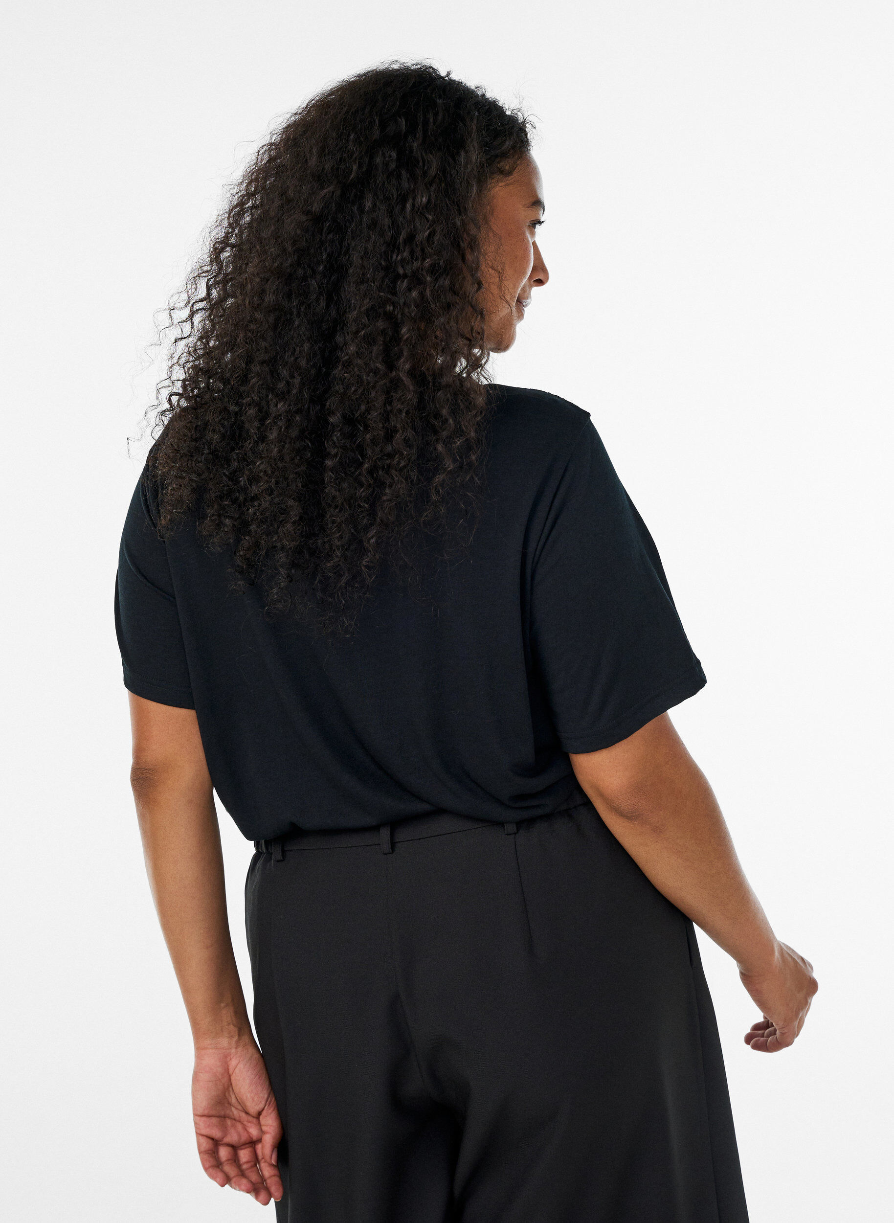 ZizziBlus med spetsinf&auml;llning och ballong&auml;rmar, Svart, Model image number 2
