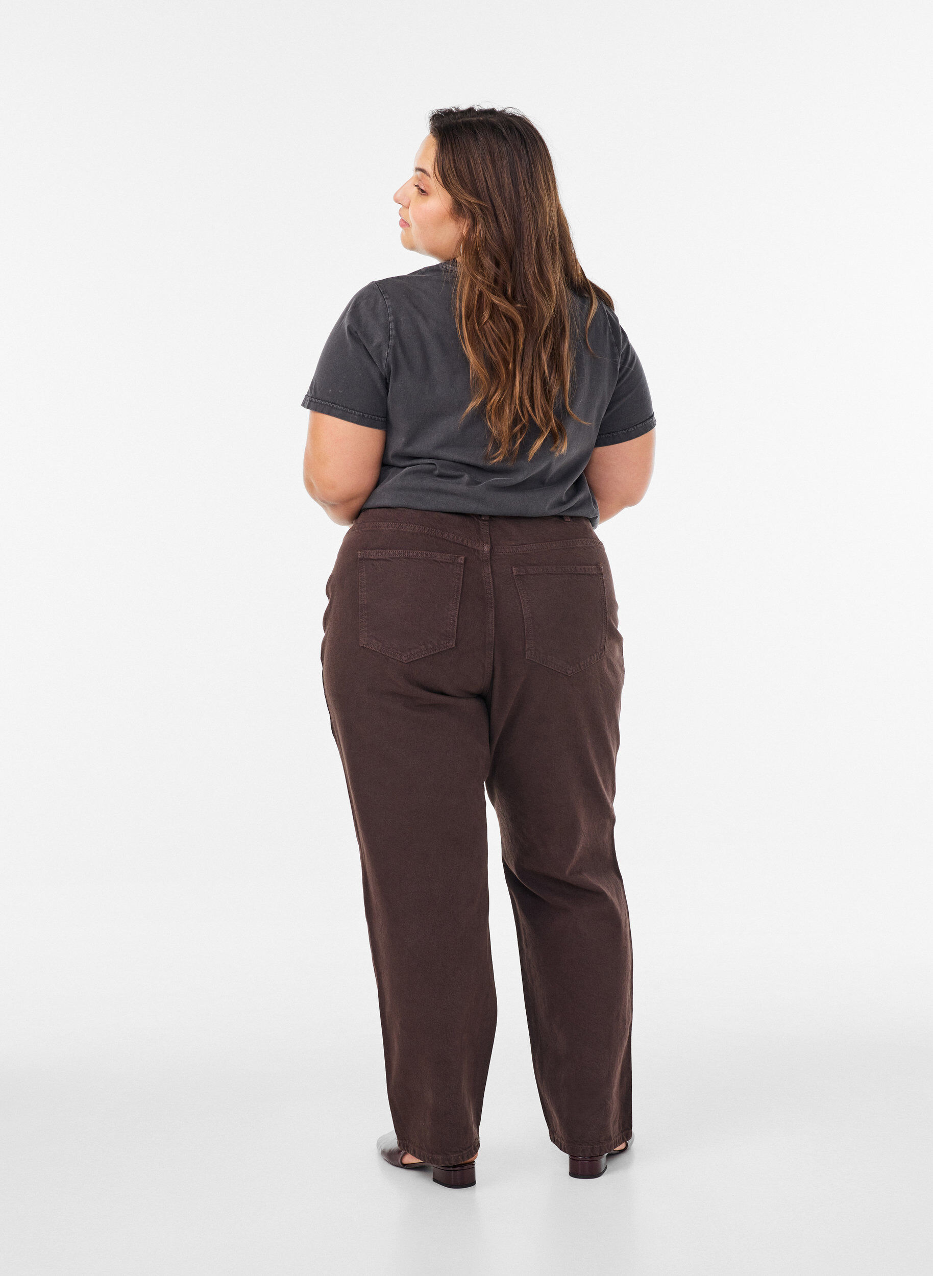 ZizziT-shirt i ekologisk bomull med grafiskt tryck, Svart, Model image number 2