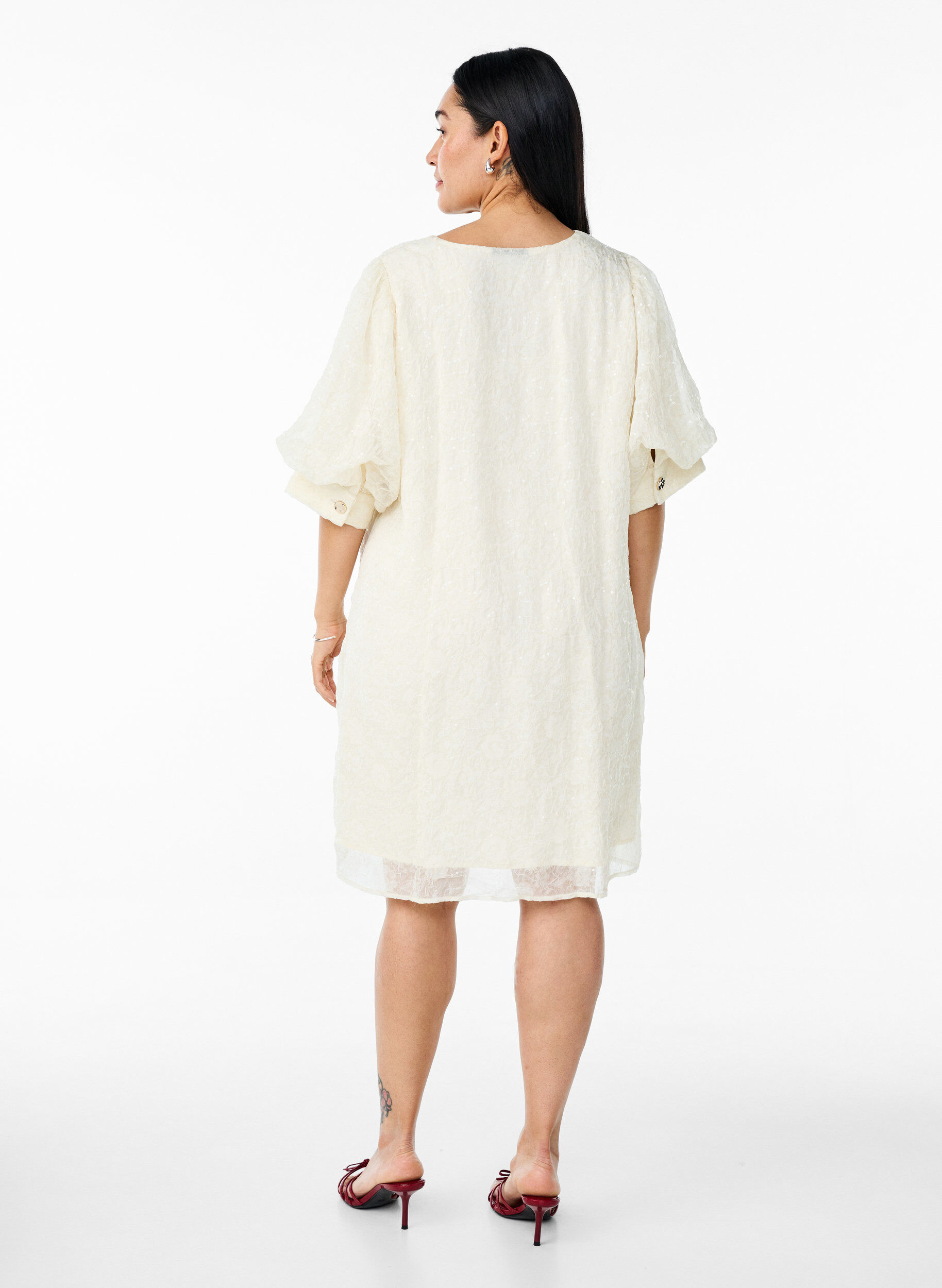 Zizzi Kort festkl&auml;nning med paljetter, Vanilla, Model image number 2