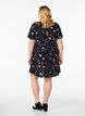 Kort kl&auml;nning med blomm&ouml;nster, Svart, Model image number 2