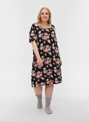 Pyjamasklänning i viskos med blommigt mönster, Black Flower AOP, Model image number 2