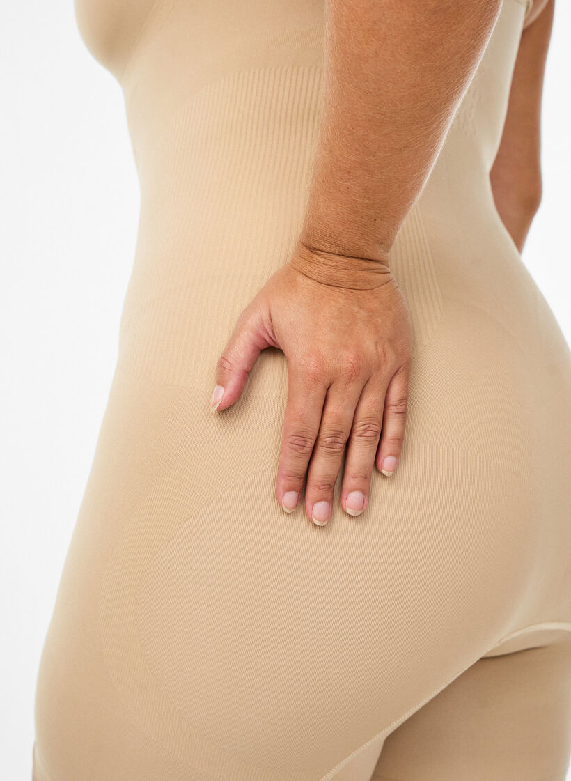 Shapewearbody med &ouml;ppning i grenen, Beige, Model image number 2