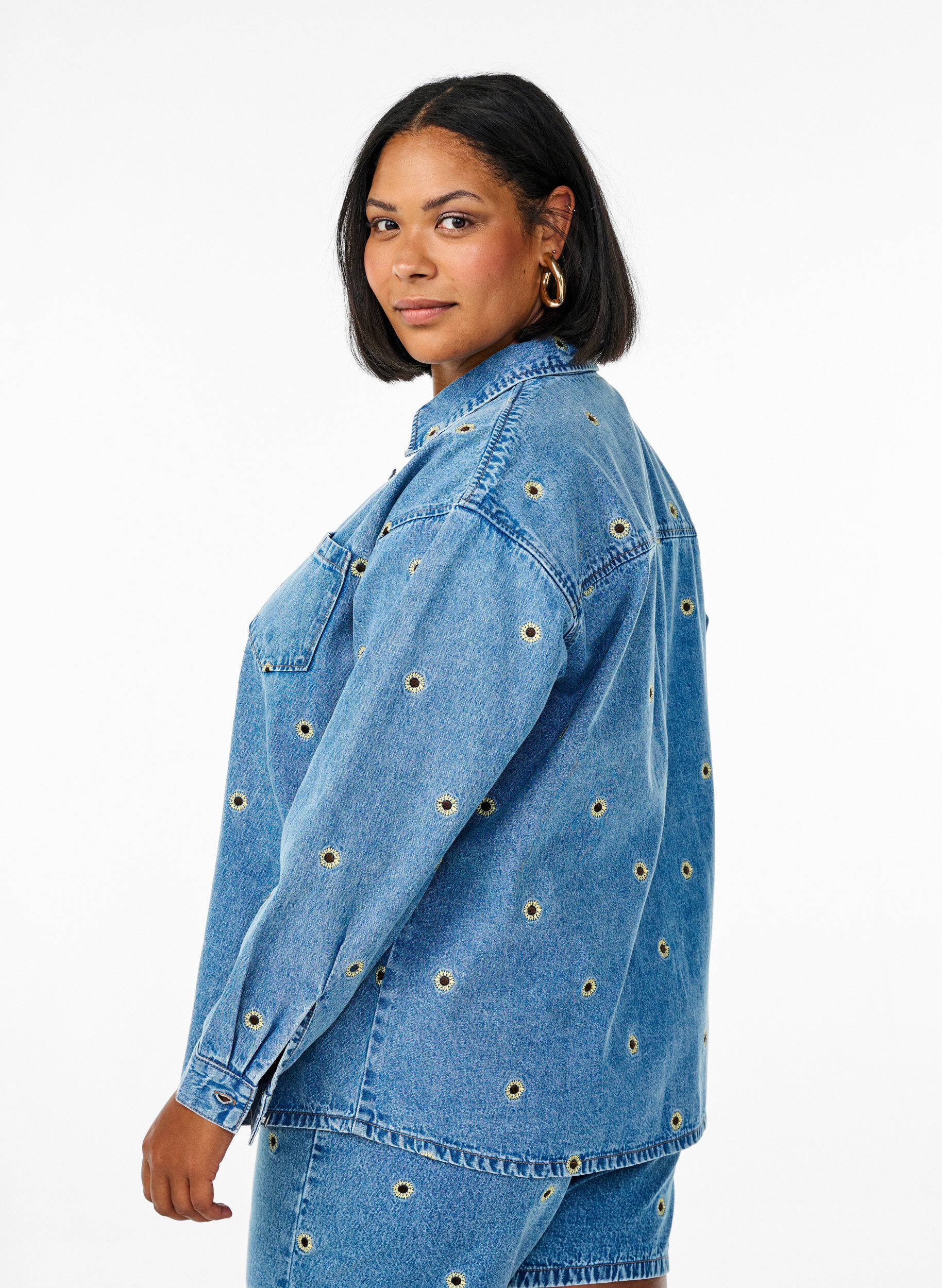 Zizzi Denimskjorta med broderade jordgubbar, Bl&aring;, Model image number 2