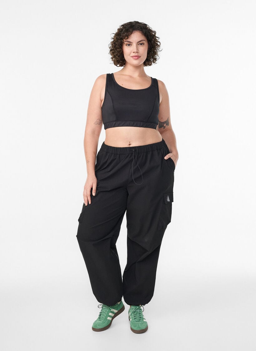 Sport-BH med racerback, Svart, Model image number 1