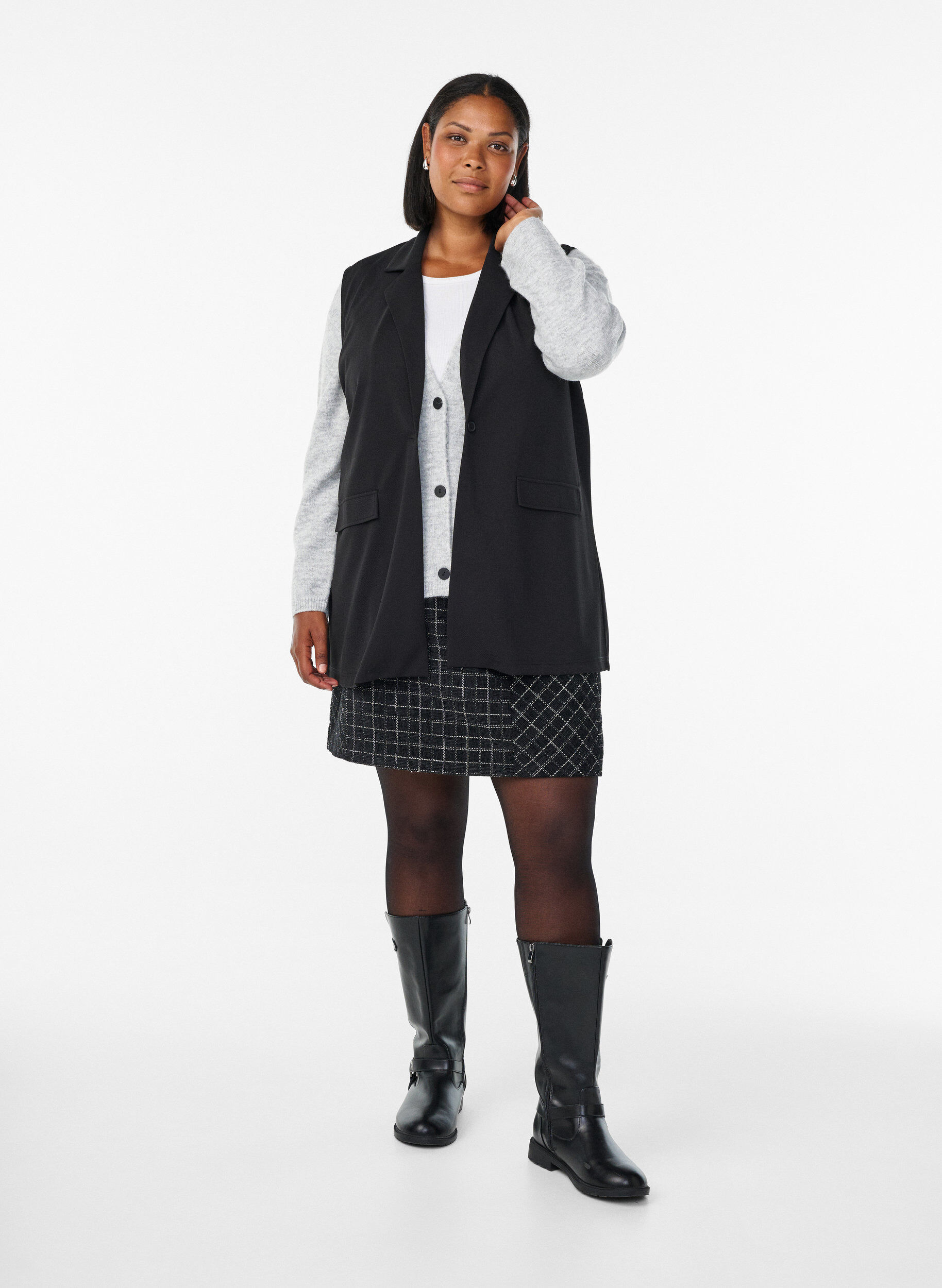 Zizzi &Auml;rml&ouml;s kavajv&auml;st med klassiska slag, Svart, Model image number 1