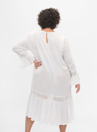 Viskosklänning med spetsdetaljer, Off White, Model image number 1