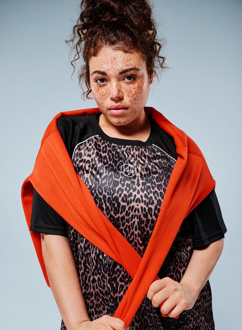 Tr&auml;nings-t-shirt med leopardm&ouml;nster och raglan&auml;rm, Brun, Image image number 0