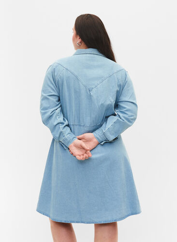 Jeansklänning med knappar och långa ärmar, Light blue denim, Model image number 1