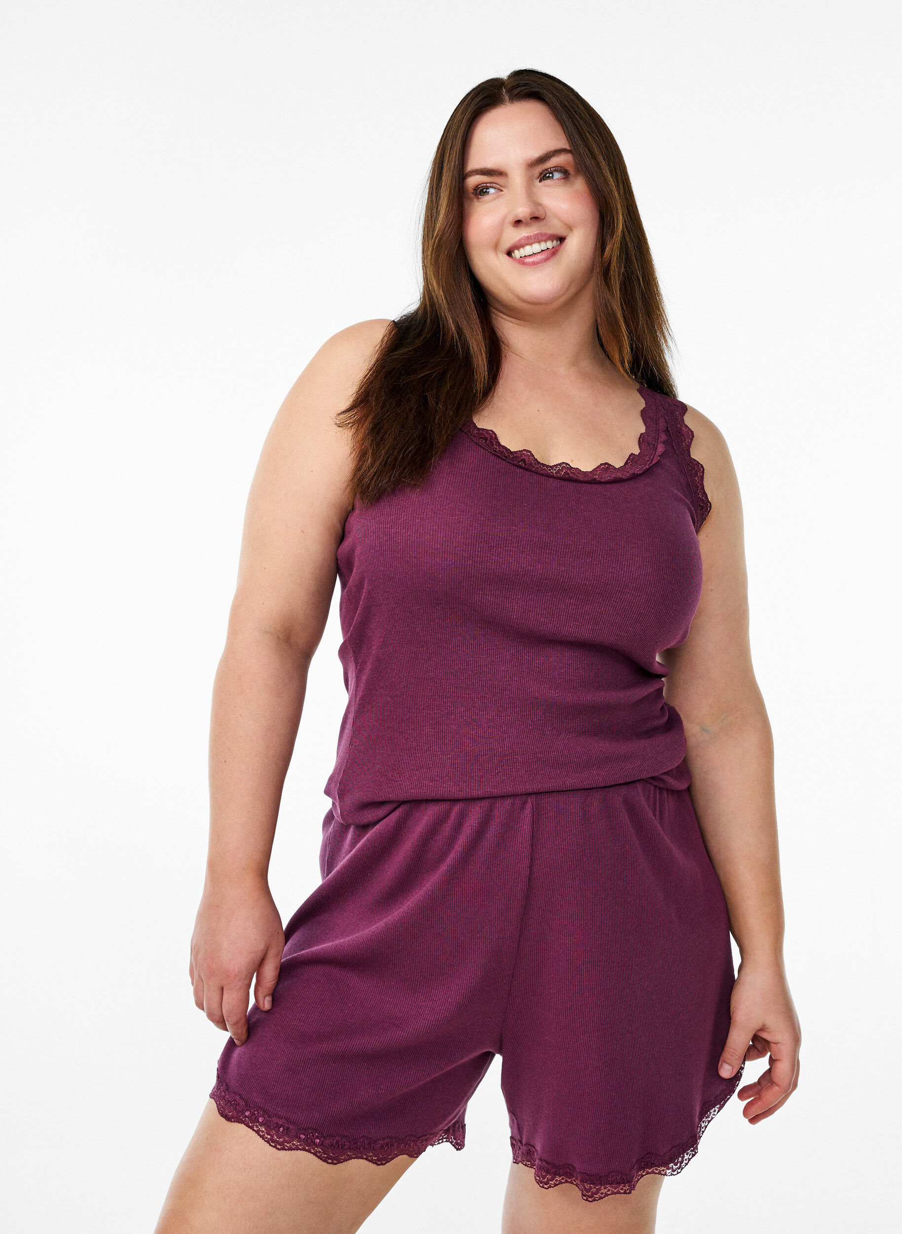 Topp med spetskant, M&ouml;rk Bordeaux, Model