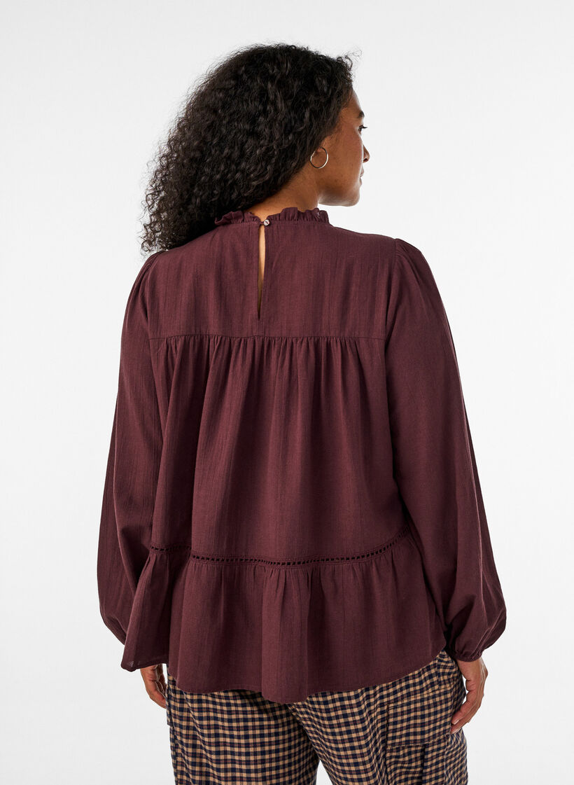 Blus med broderi och h&aring;lbroderad kantning, M&ouml;rk Bordeaux, Model image number 2