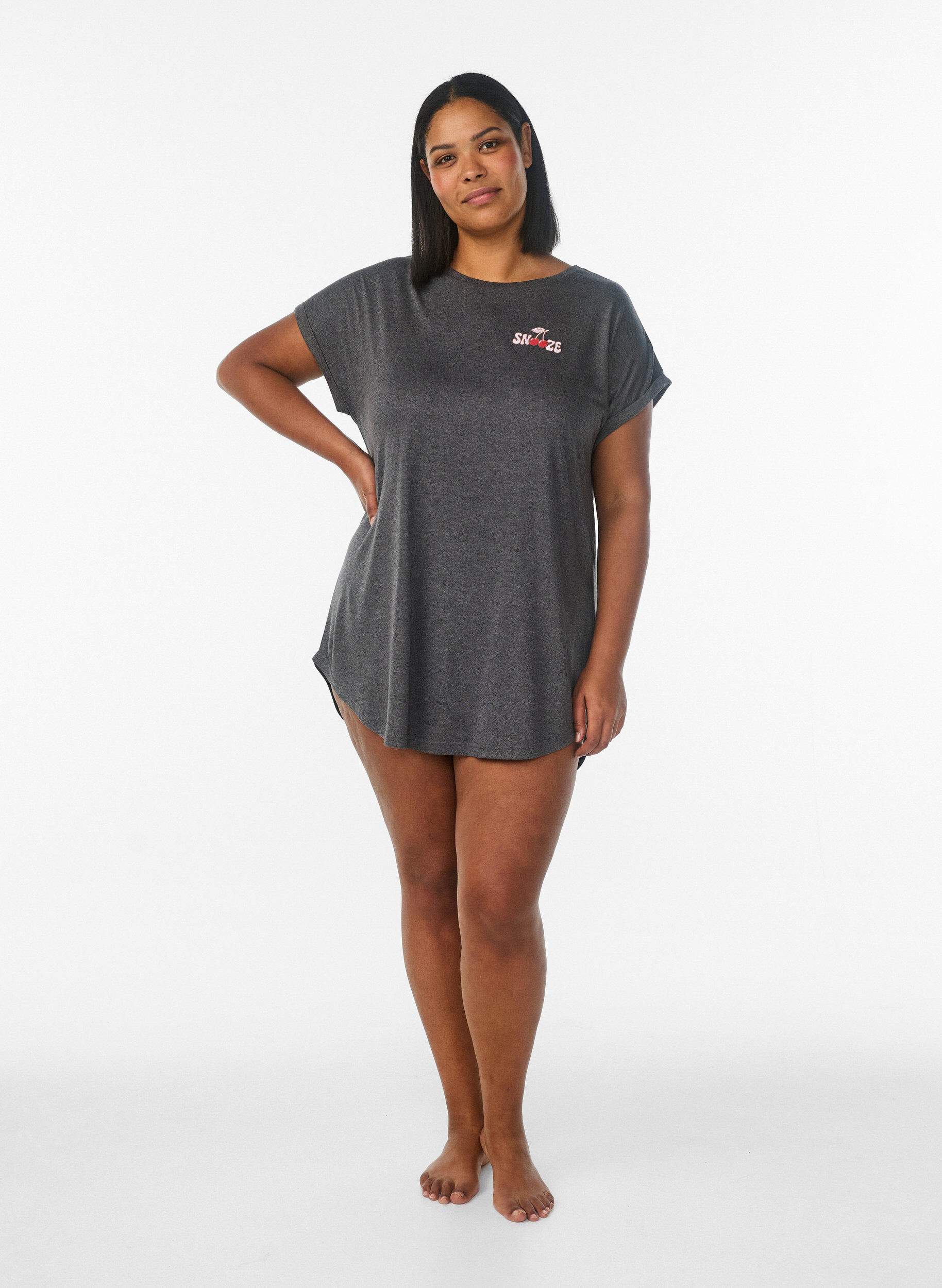 ZizziKort&auml;rmat nattlinne med texttryck, Svart, Model image number 1