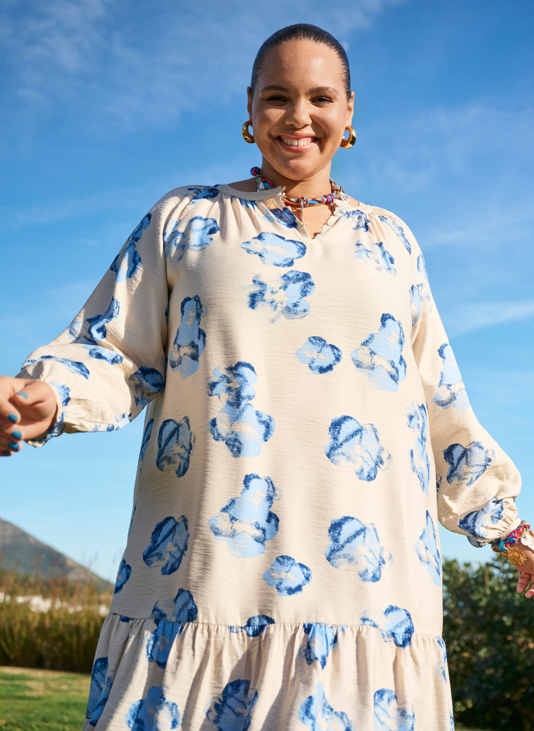 Zizzi Kn&auml;l&aring;ng kl&auml;nning med l&aring;nga &auml;rmar och A-linjesnitt, Vanilla, Image image number 0