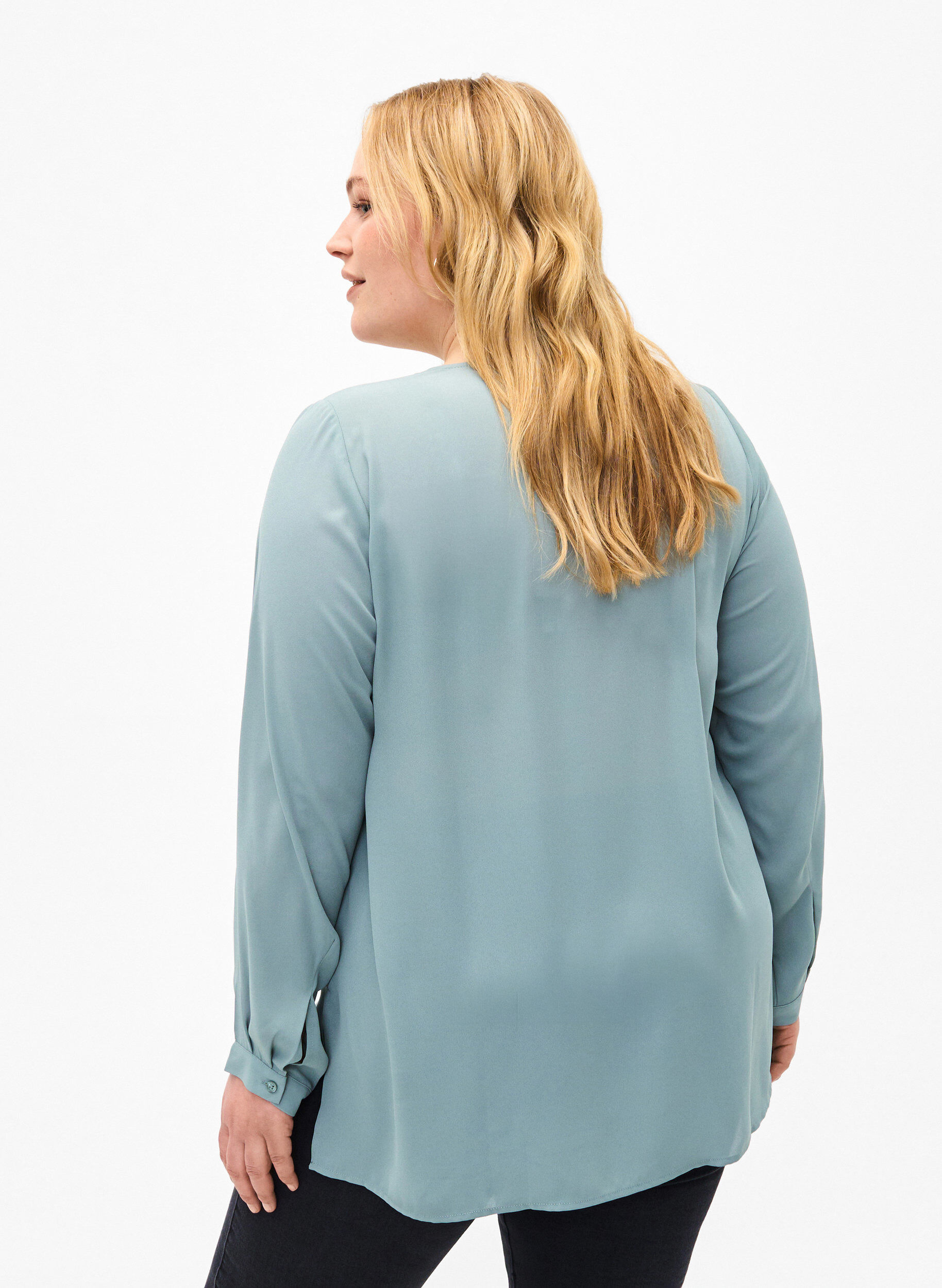 Zizzi Enf&auml;rgad skjorta med V-ringning, Chinois Green, Model image number 1