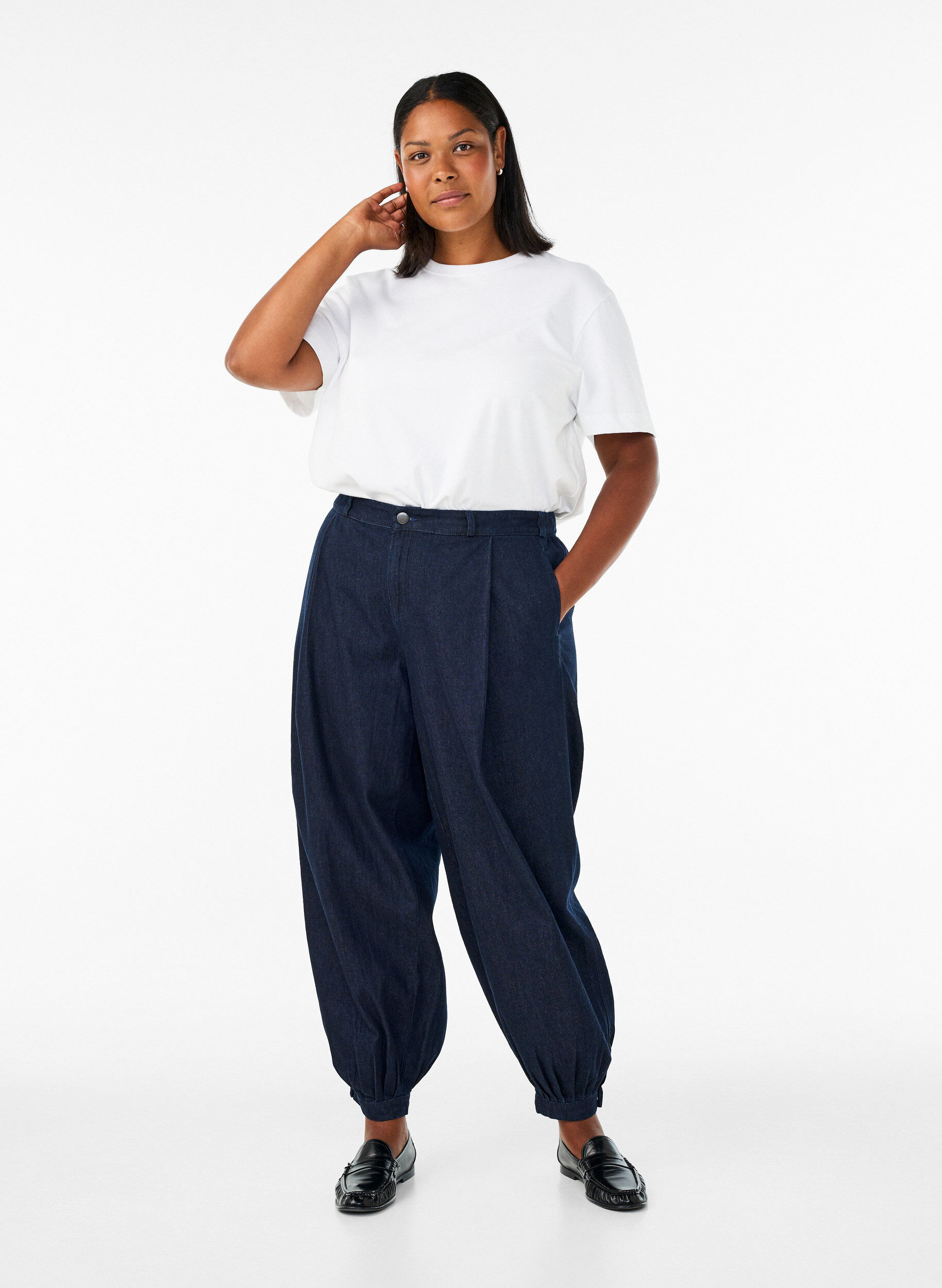 ZizziBalloon jeans med h&ouml;g midja, Bl&aring;, Model image number 0