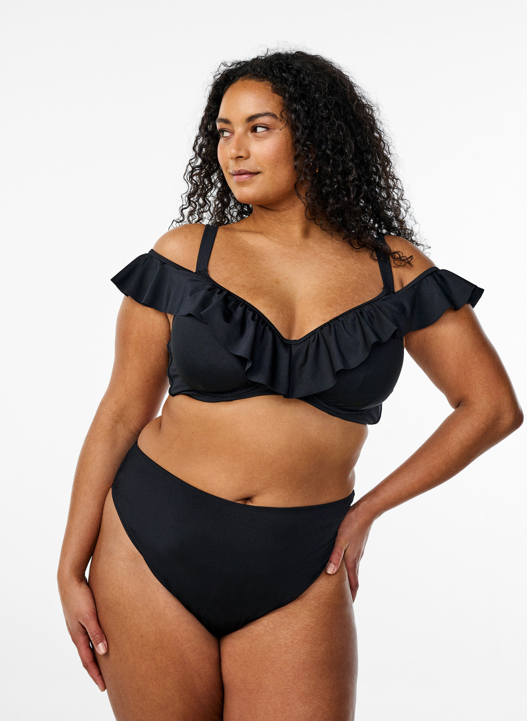 Zizzi Bikinitopp med volanger och bygel, Svart, Model image number 1