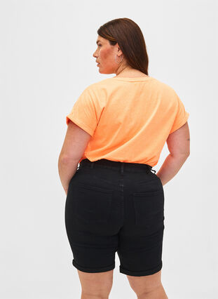 Åtsittande jeansshorts med hög midja, Black, Model image number 1