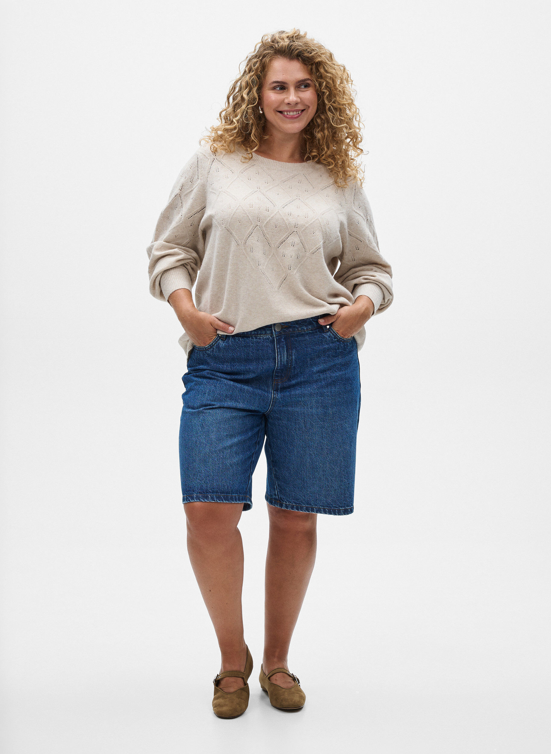 Zizzi Stickad topp med h&aring;lm&ouml;nster och ballong&auml;rmar, Beige, Model image number 1