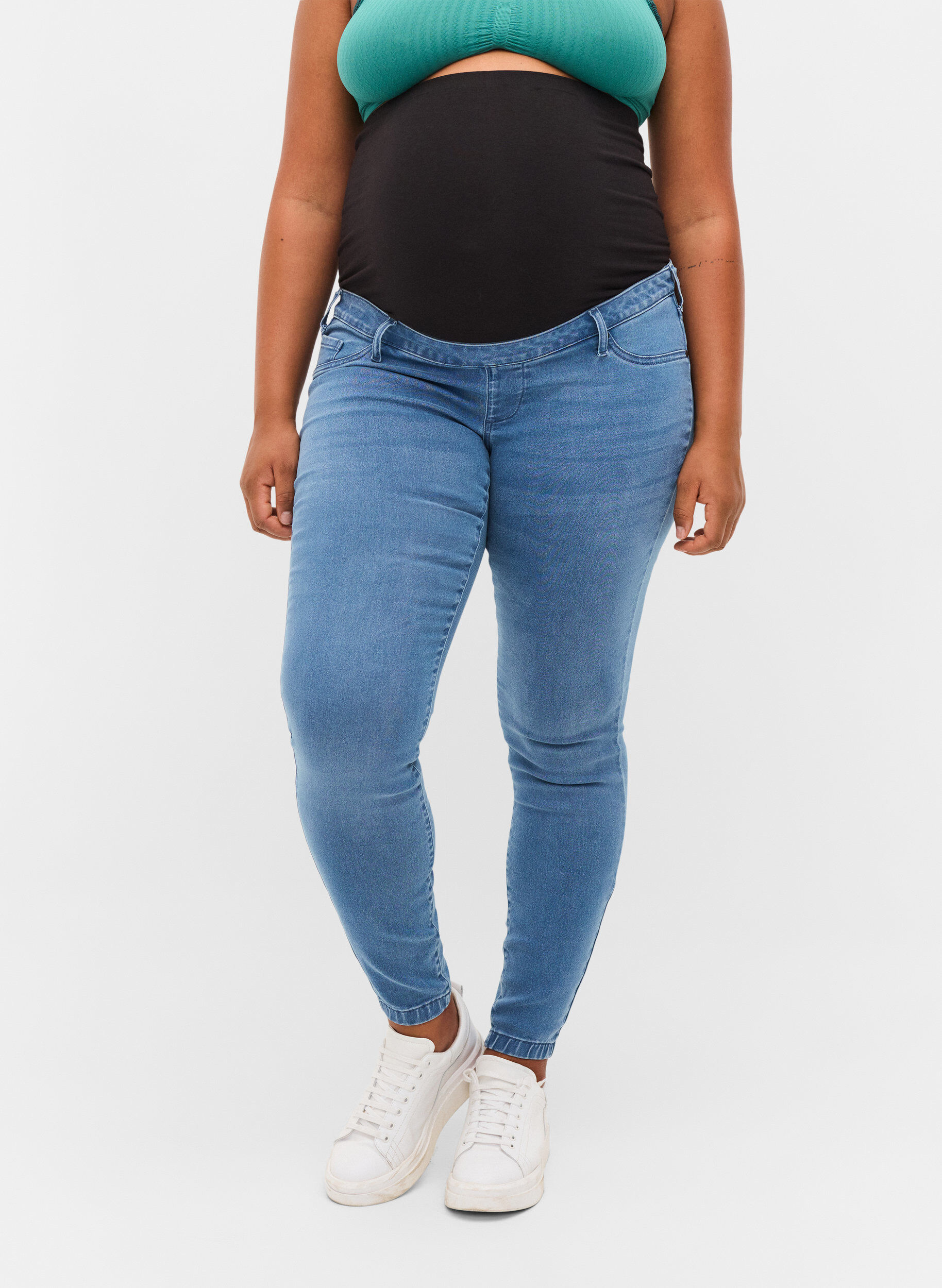 Zizzi Gravidjeggings i bomullsblandning, Light blue denim, Model image number 2