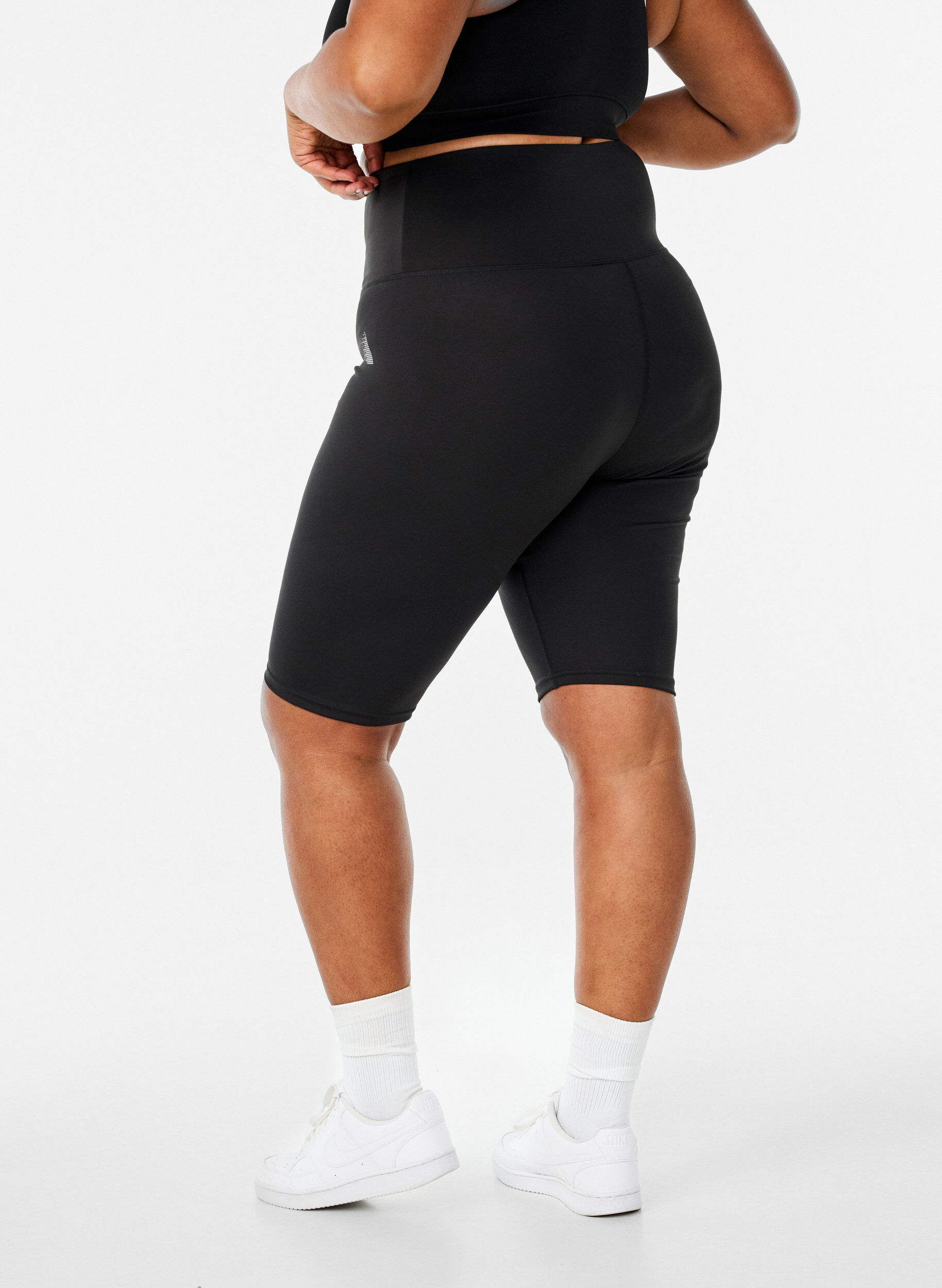 Zizzi L&aring;nga tr&auml;ningsshorts i tajt modell, Svart, Packshot image number 2
