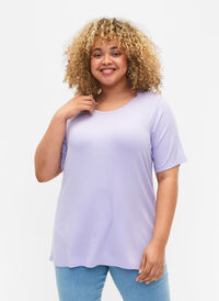 T-shirt i viskos med ribbstruktur, Lavender, Model