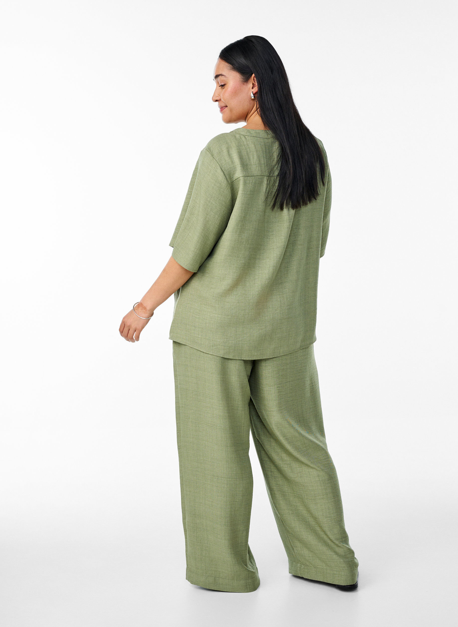 ZizziL&ouml;sa byxor med res&aring;r i midjan och fickor, Gr&ouml;n, Model image number 1