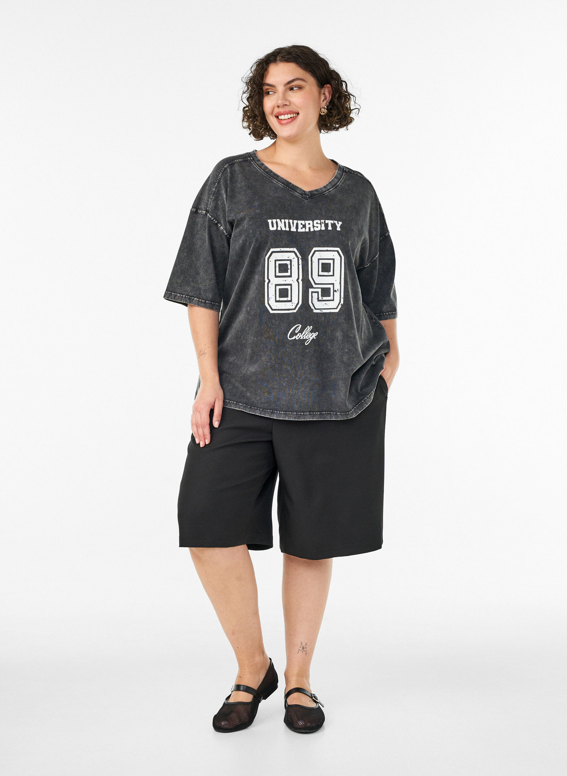 ZizziOversized t-shirt i ekologisk bomull med collegetryck, Svart, Model image number 1