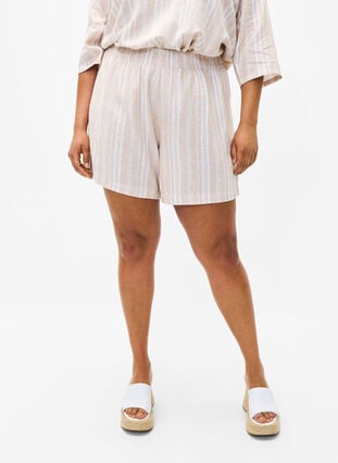 Randiga shorts i linne- och viskosblandning, Beige White Stripe, Model image number 2