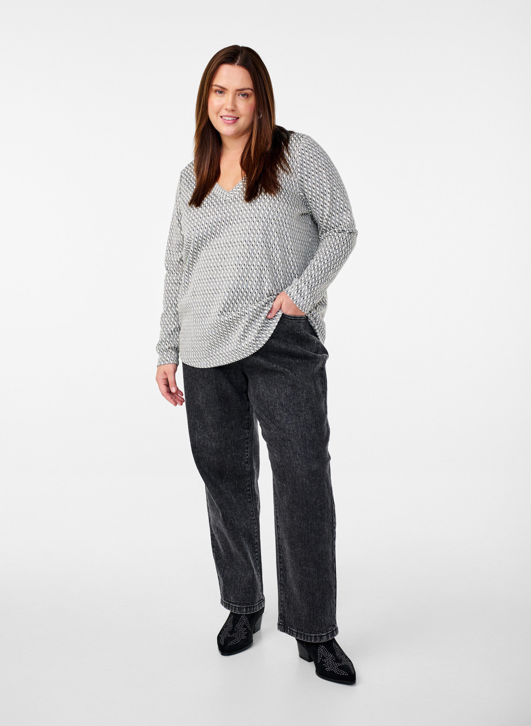 Zizzi Blus med m&ouml;nstrad textur och glittertr&aring;d, Gr&aring;, Model image number 1