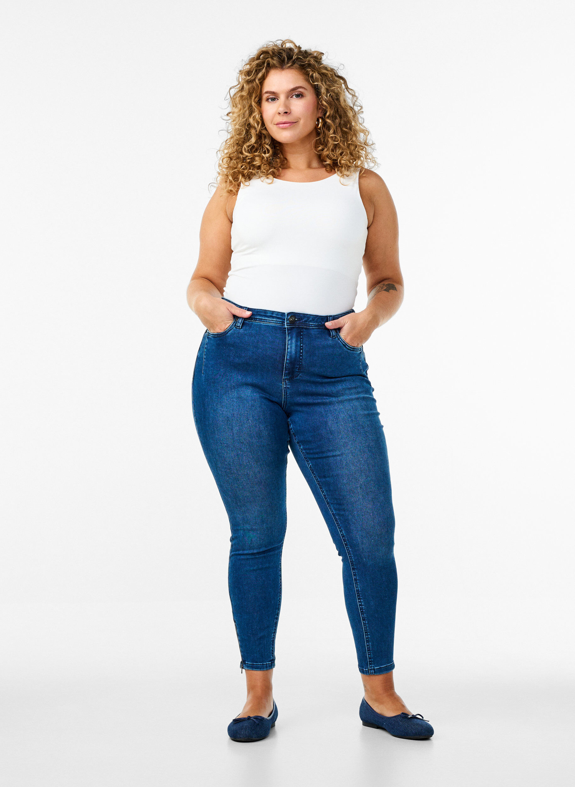 Cropped Amy jeans med blixtl&aring;s, Bl&aring;, Model