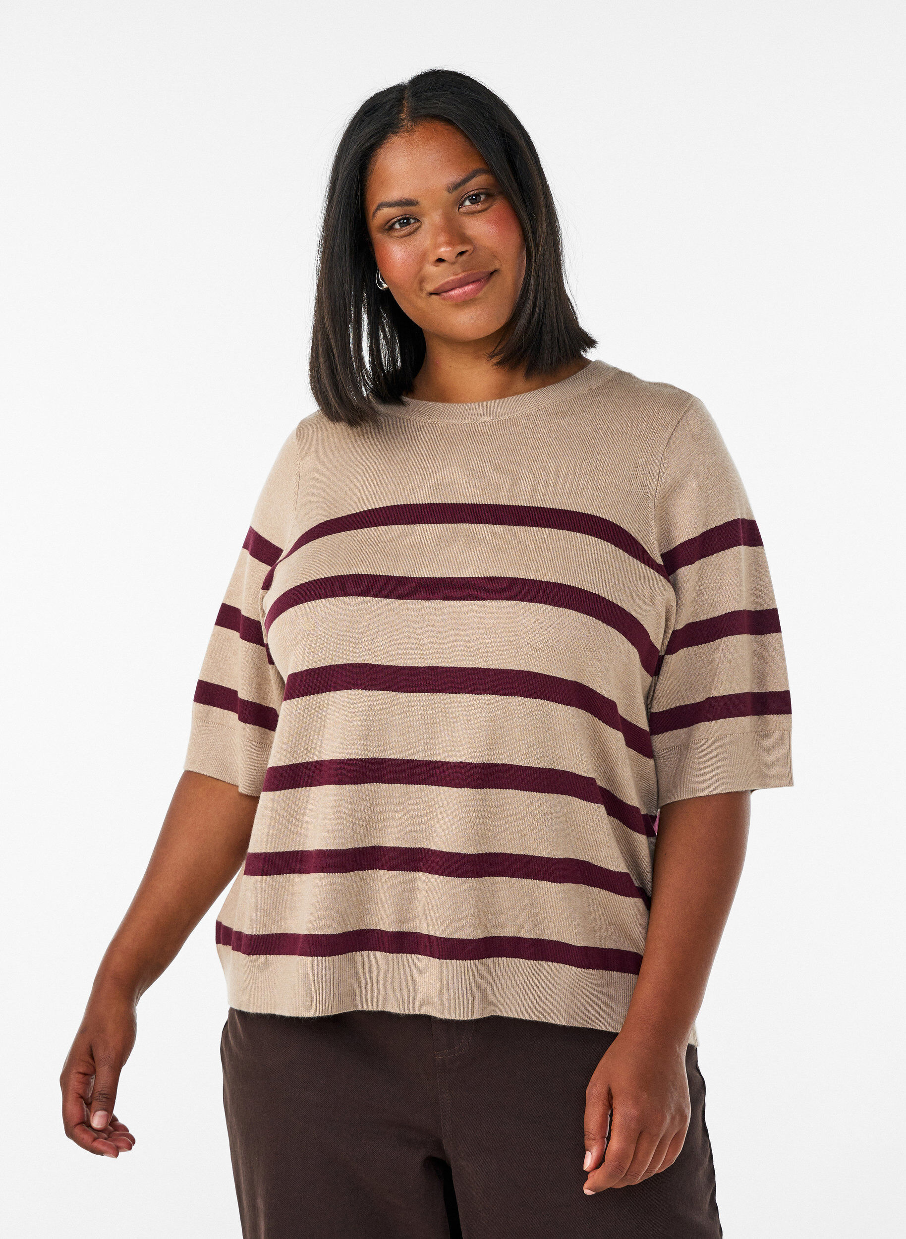 ZizziRandig stickad topp med korta &auml;rmar, Beige, Model image number 0