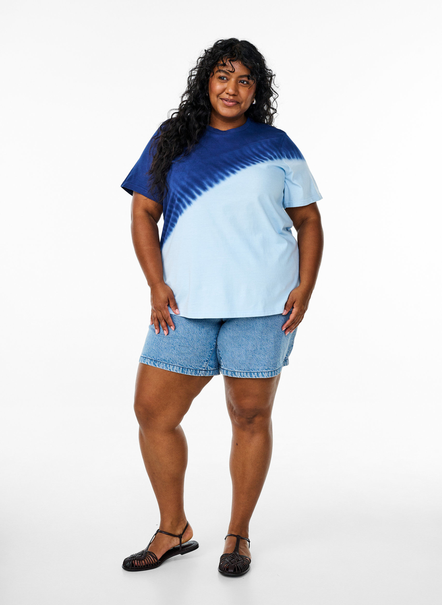 Zizzi Dip-dye T-shirt i ekologisk bomull, Bl&aring;, Model image number 1