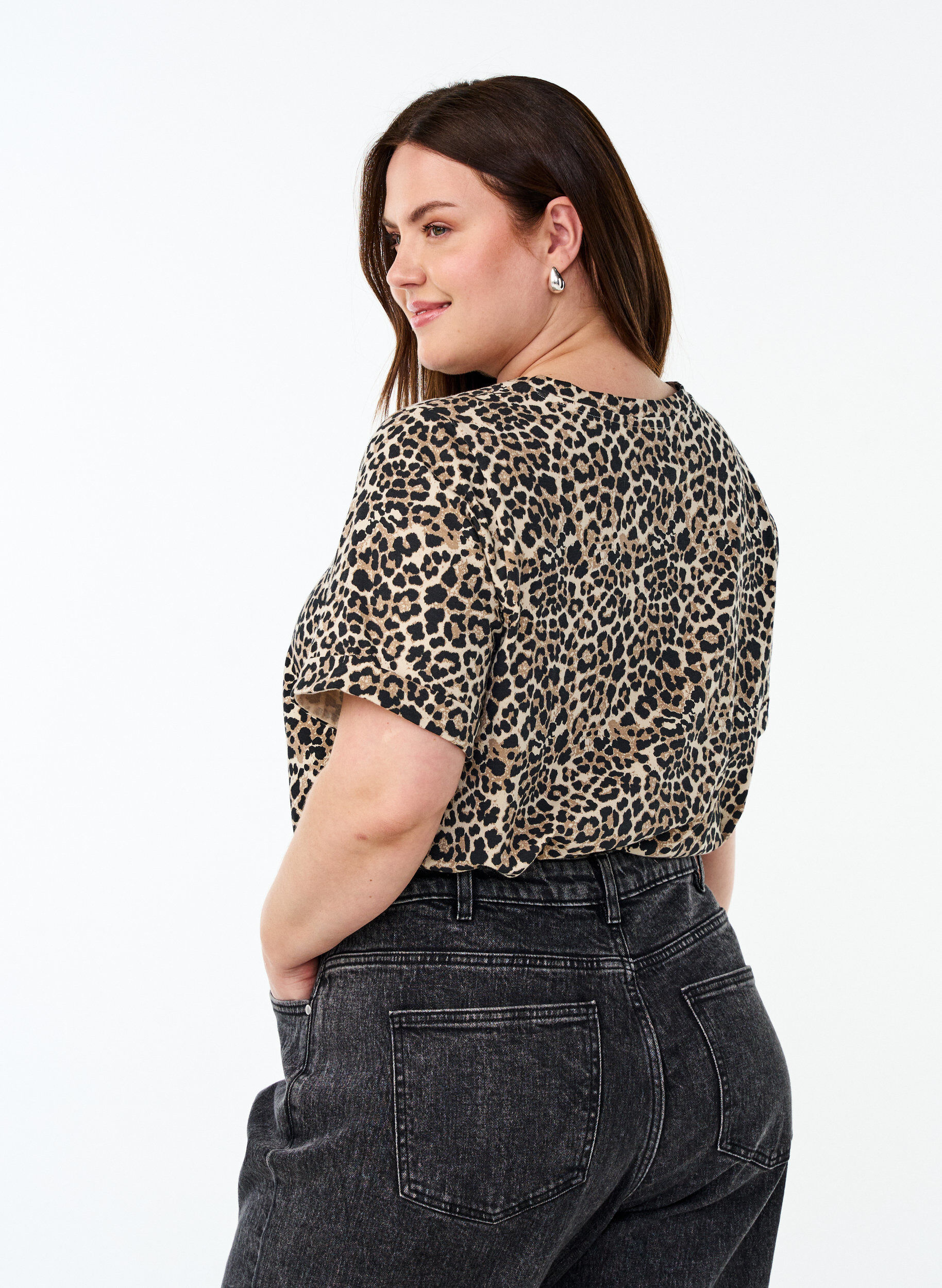 Zizzi T-shirt med rund hals och helt&auml;ckande tryck, Brun, Model image number 2