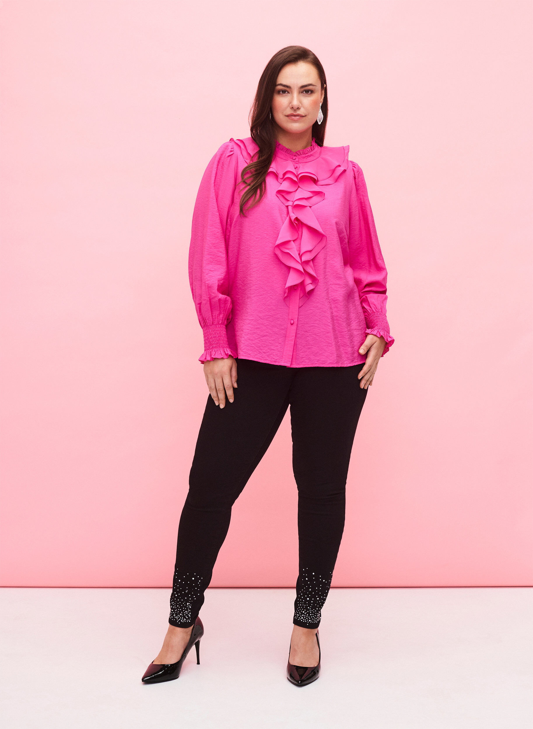 Zizzi H&ouml;gmidjade Amy-jeans med strassstenar, Black, Model image number 0