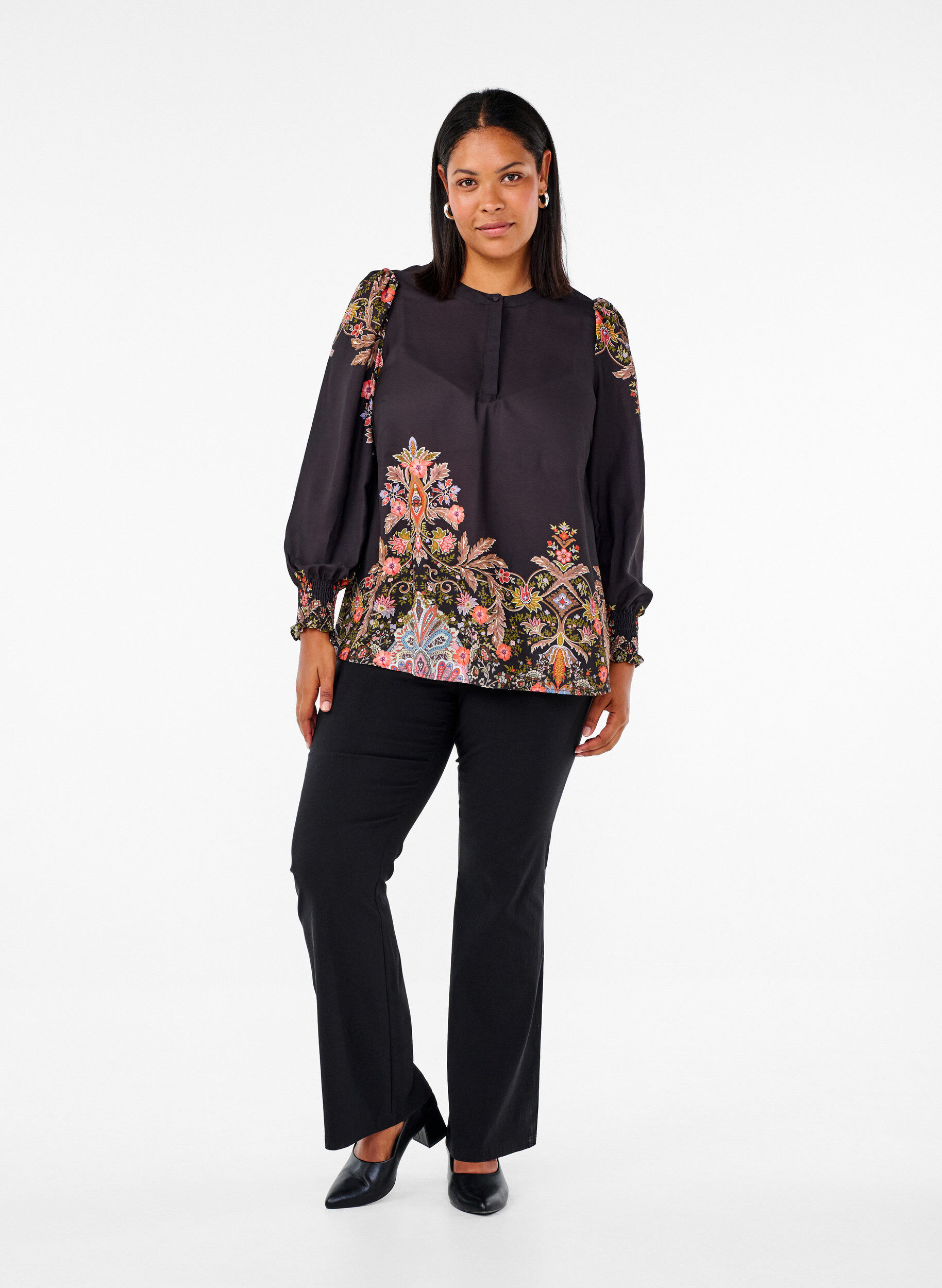 Zizzi Blus med paisleym&ouml;nster, Black Paisley, Model image number 3