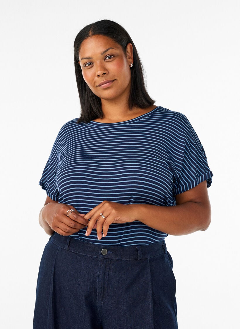 Randig t-shirt i viskos med rund halsringning, Bl&aring;, Model image number 0