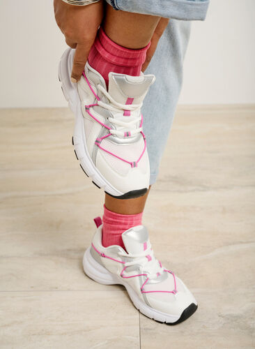 Sneakers med vid passform och kontrasterande knytdetaljer, White w. Pink, Image image number 0