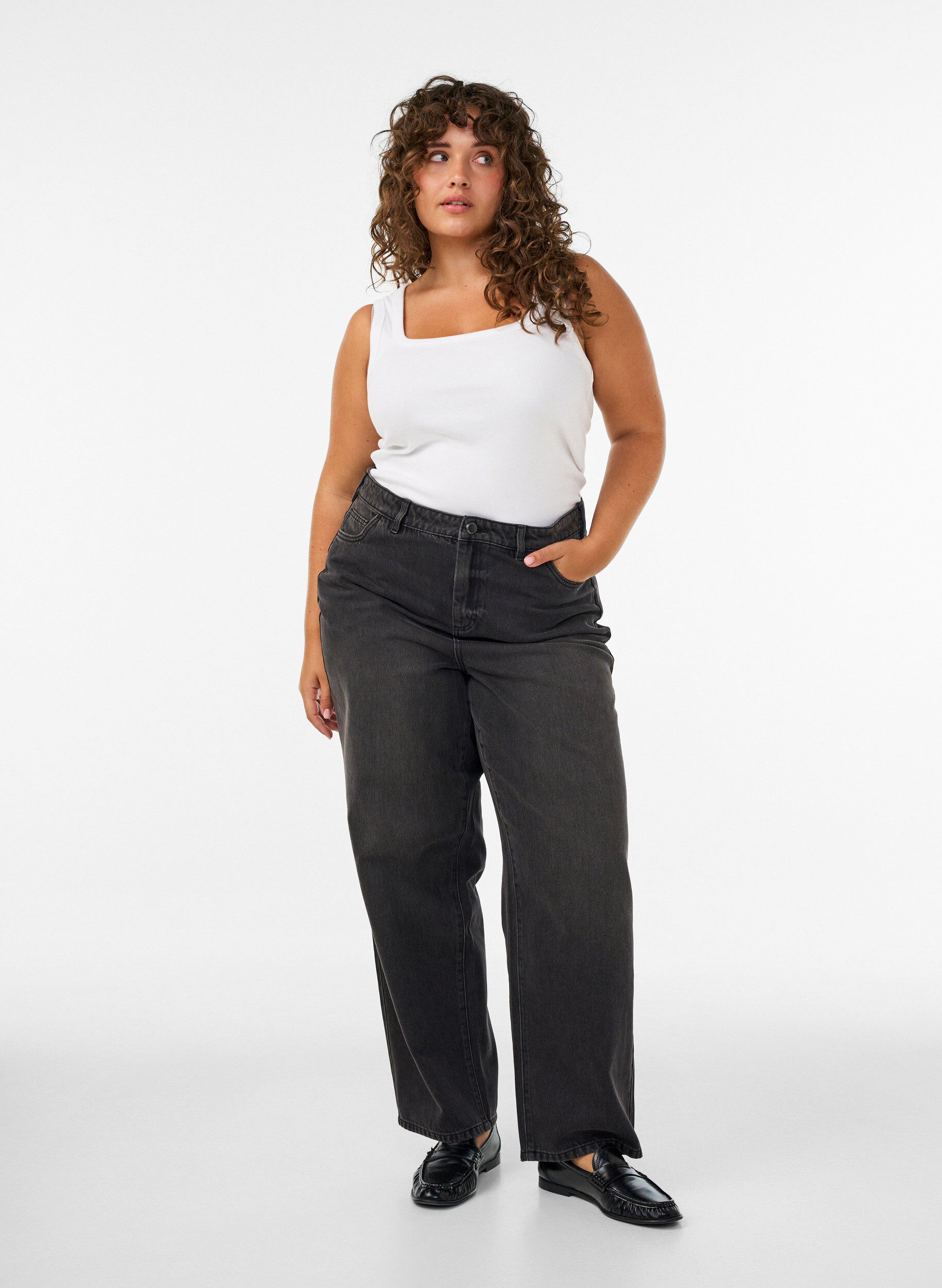 ZizziKiana straight fit-jeans med h&ouml;g midja, Svart, Model image number 0
