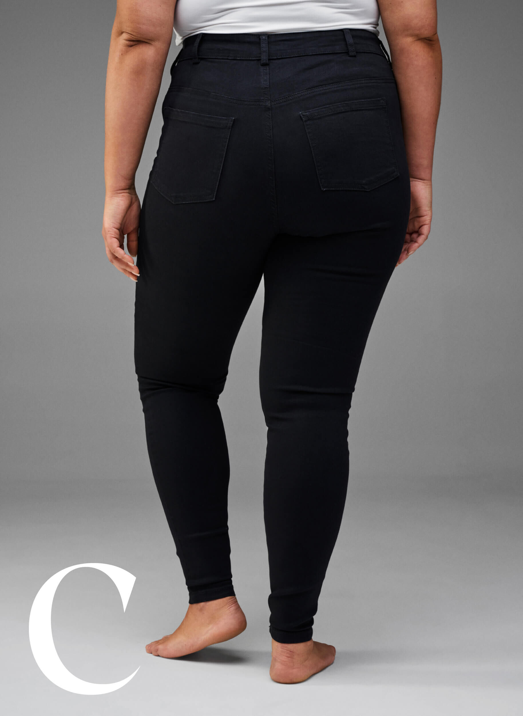 Zizzi Mycket &aring;tsittande jeans med h&ouml;g midja, Black, Model image number 7