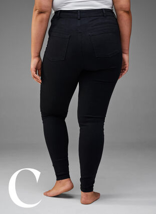 Mycket åtsittande jeans med hög midja, Black, Model image number 7