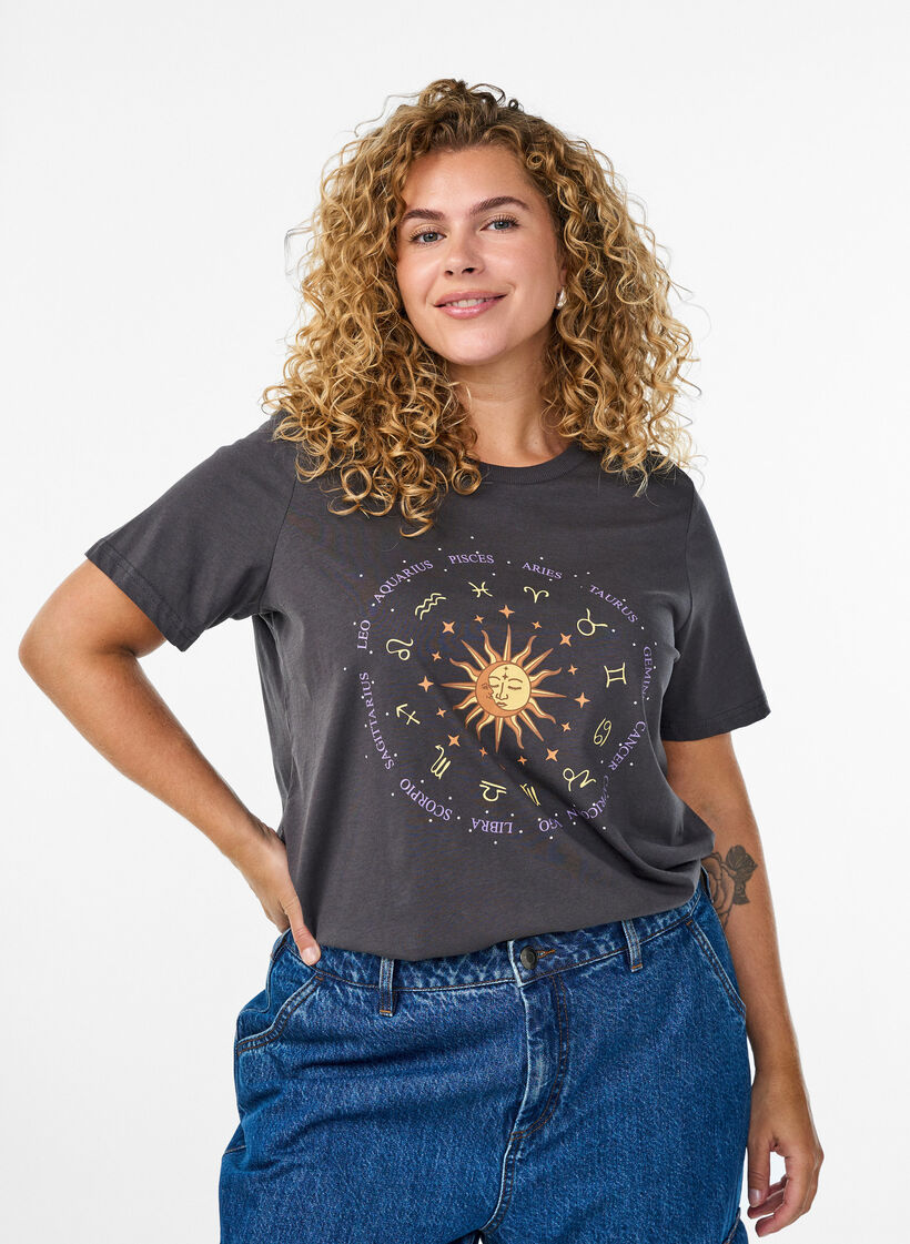 T-shirt i bomull med tryck framtill, Grå, Model image number 0