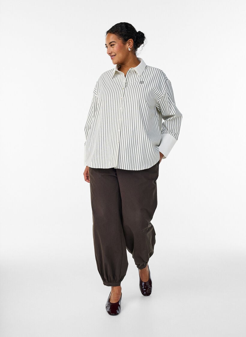 L&ouml;s randig skjorta med breda manschetter, Vit, Model image number 1