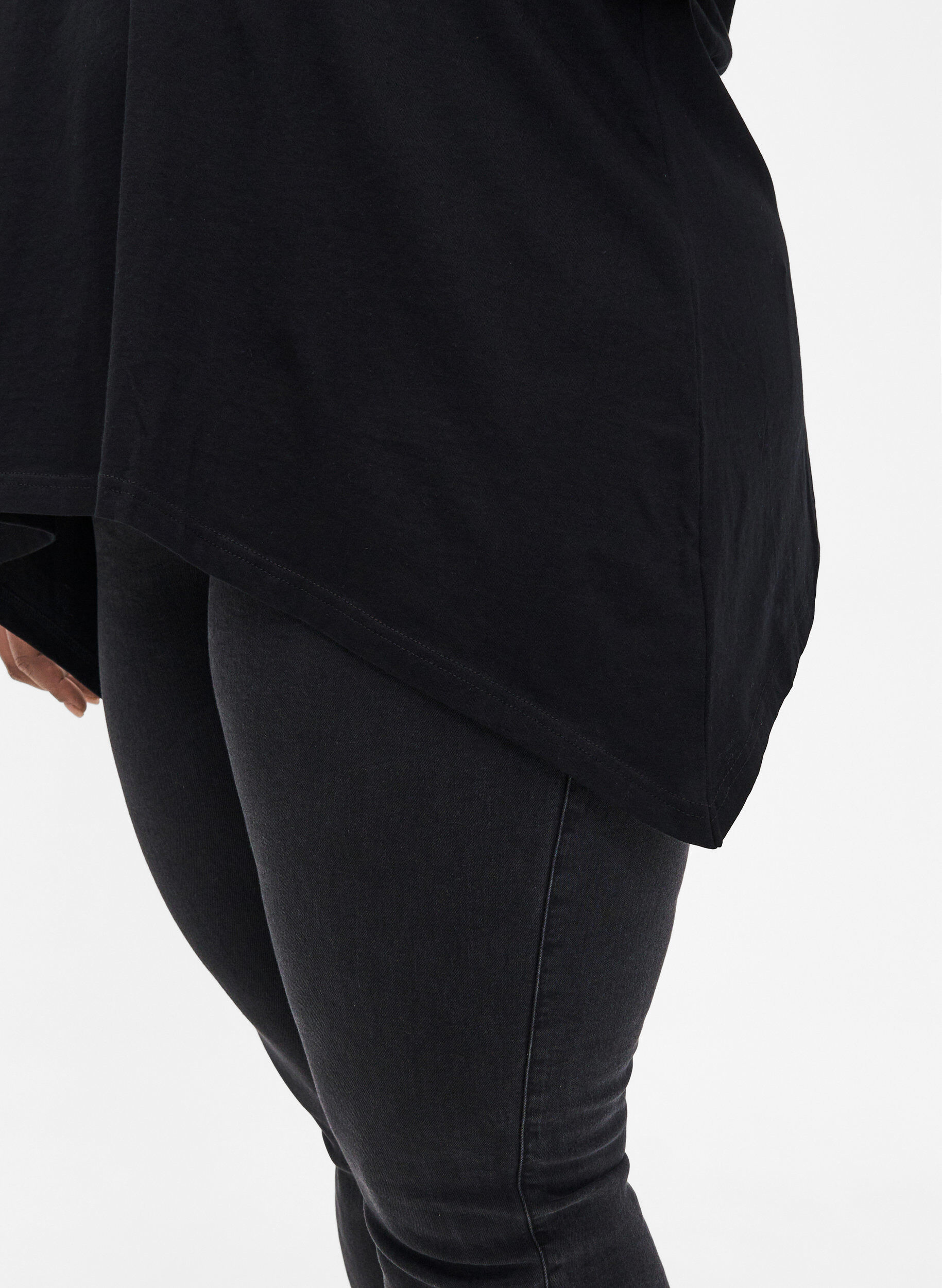 Zizzi T-shirt i bomull med kort &auml;rmar, Black W. Sun, Model image number 2